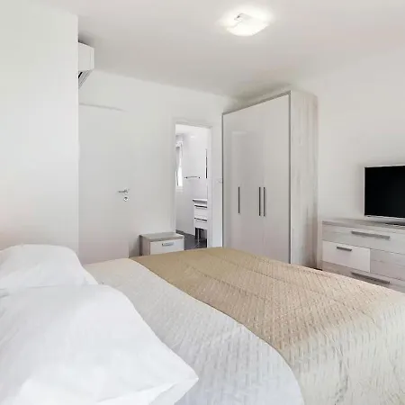 Holiday home Lijepa Kuca Za Odmor I Opustanje S Obitelji Pula