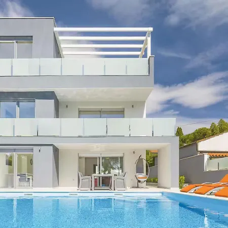 Holiday home Lijepa Kuca Za Odmor I Opustanje S Obitelji *