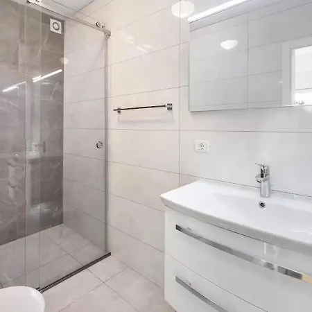Holiday home Lijepa Kuca Za Odmor I Opustanje S Obitelji *