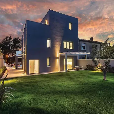Holiday home Lijepa Kuca Za Odmor I Opustanje S Obitelji Pula